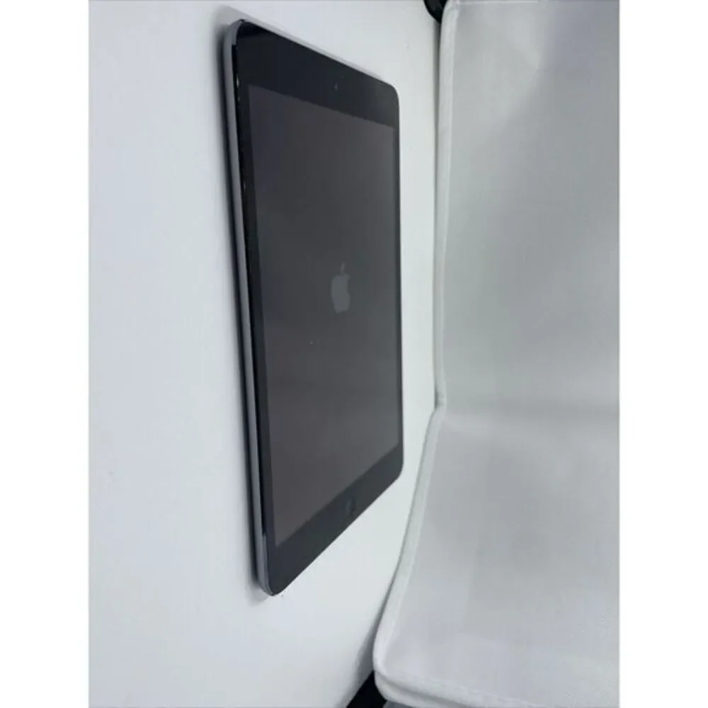 Apple iPad mini 2 Space Gray A1489 - Stuck‎ On Apple Screen